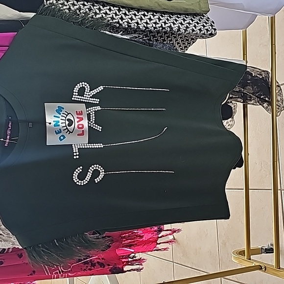 Women shirt - Picture 1 of 3